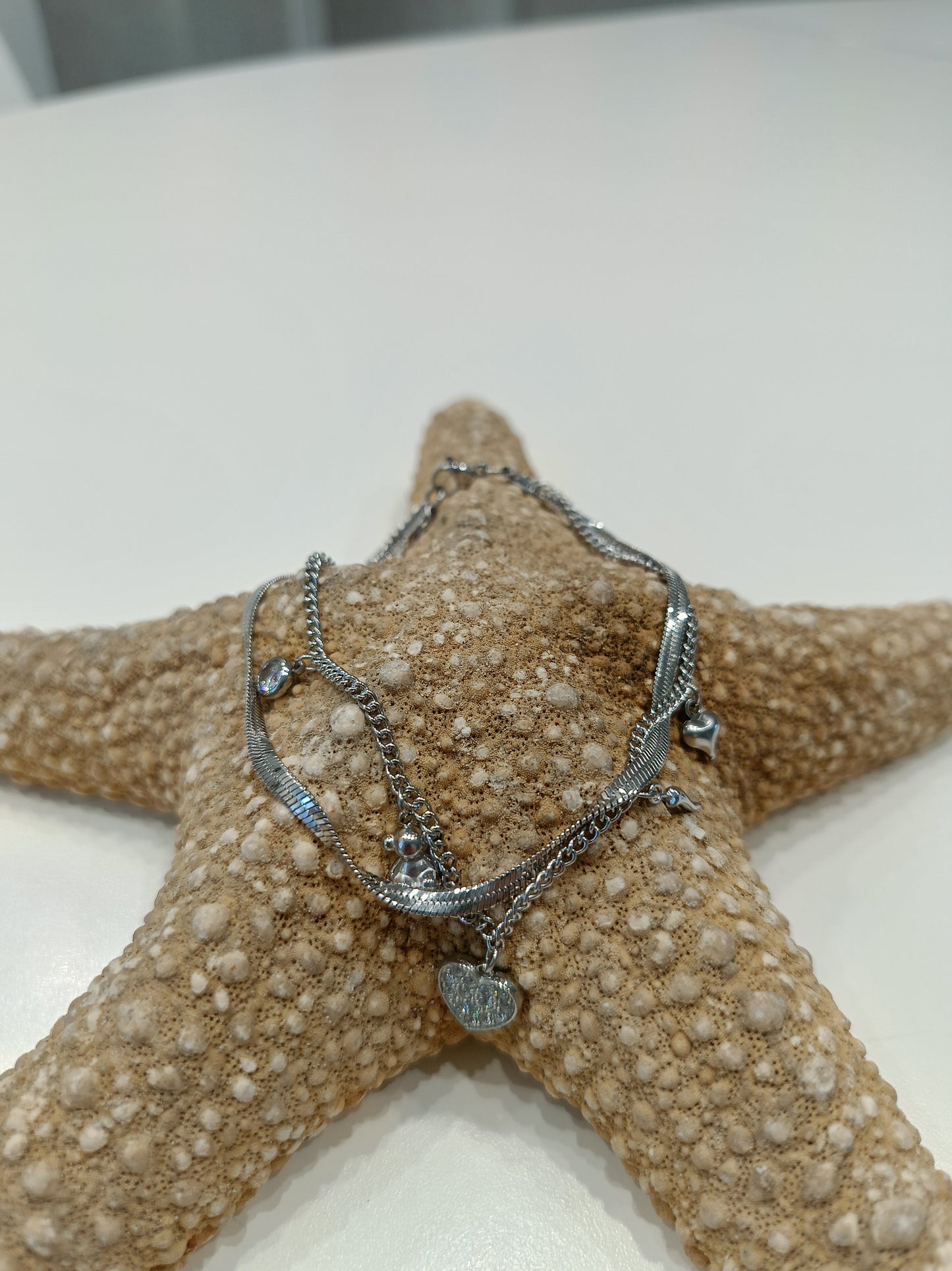 Bracciale Doppio in Acciaio con Ciondoli – Cuore, Orsetto e Dettagli Preziosi