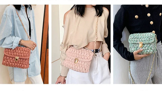 Borsa fatta a mano all'uncinetto in colore blu profondo con tracolla dorata