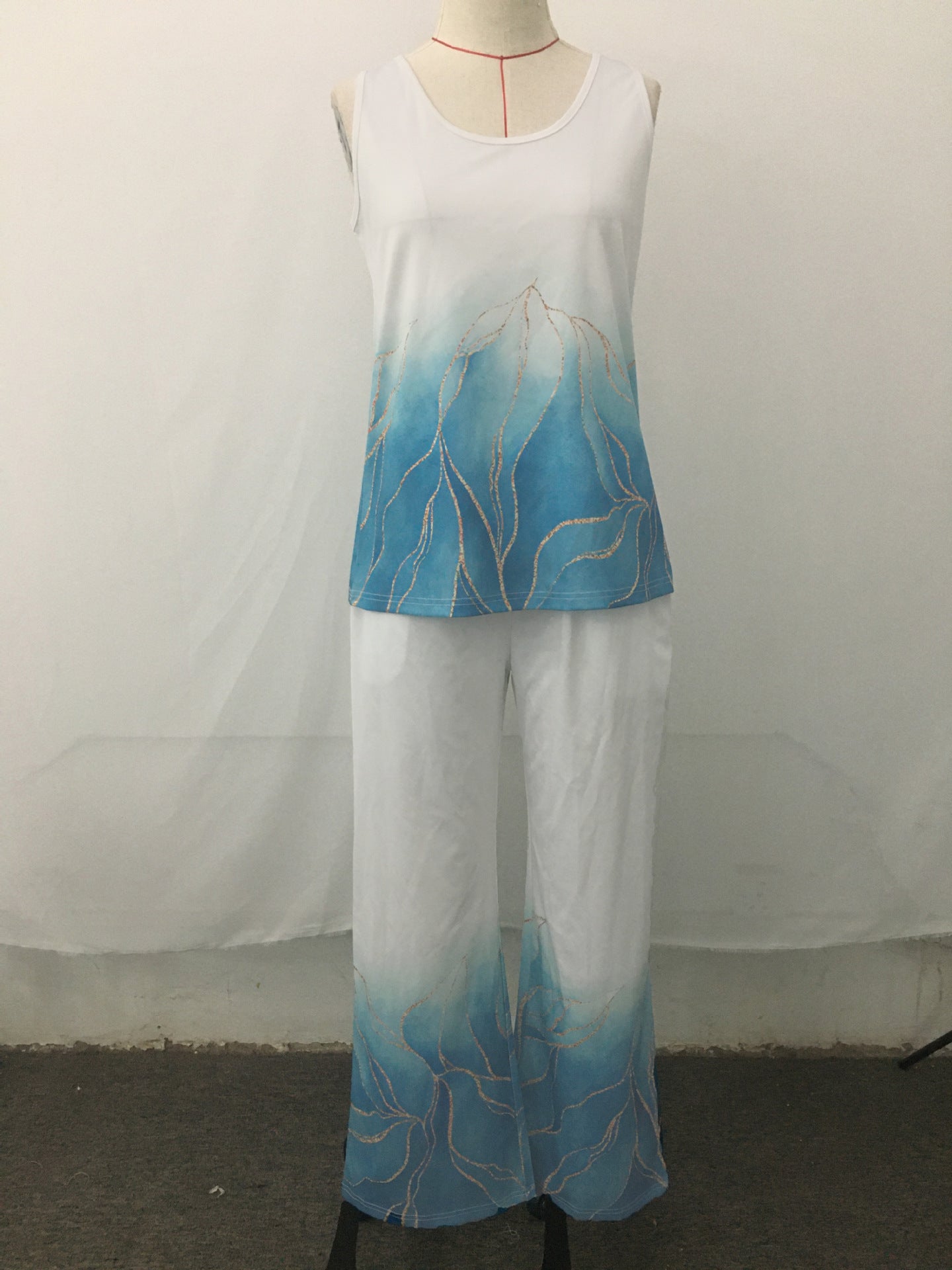 Top smanicato e pantaloni ampi – coordinato estivo fresco e casual-chic