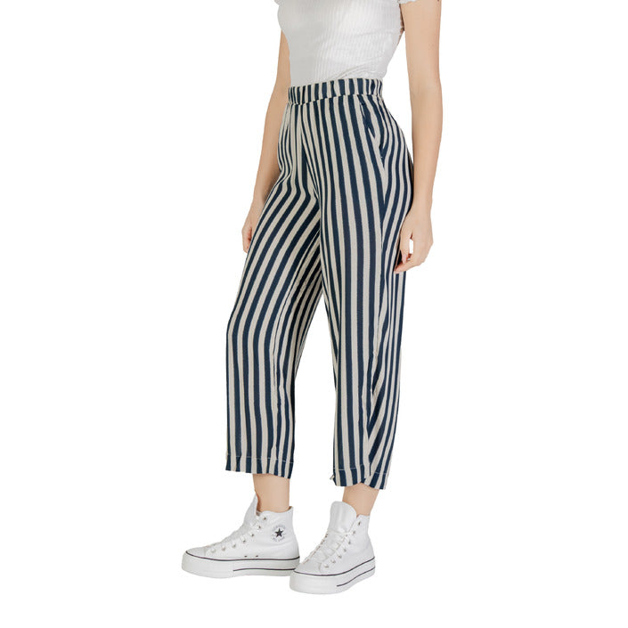 Pantaloni da donna estivi a righe blu e bianche, in viscosa leggera, con tasche frontali.