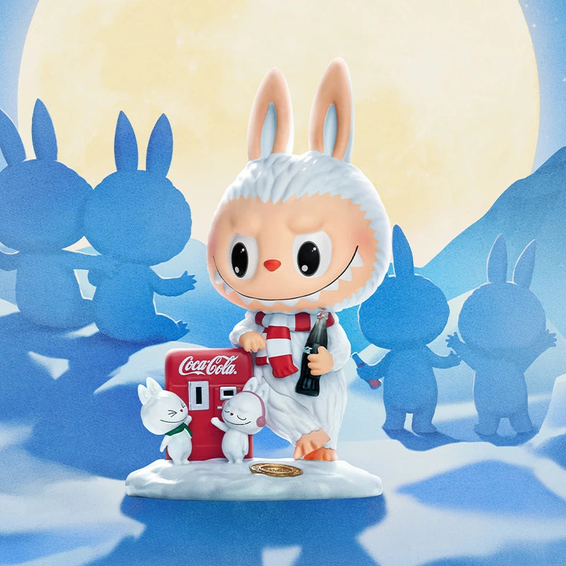 Figura Labubu su slitta Coca‑Cola in edizione invernale Pop Mart