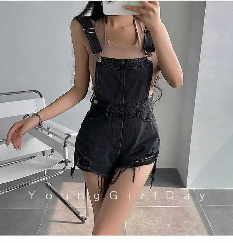 Salopette donna estiva in denim vita alta, strappi – overall shorts effetto slanciato
