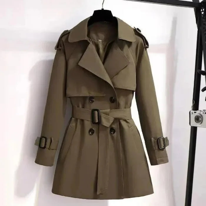 Cappotto lungo donna 2025 – giacca British style a lunghezza media con cintura, effetto snellente e versatilità quotidiana