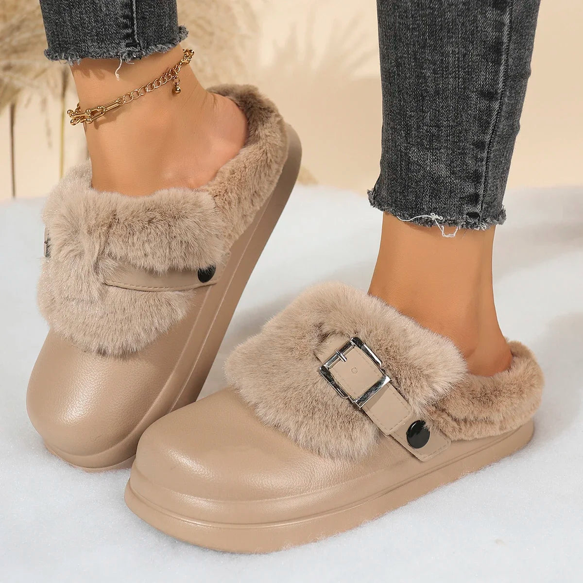 Women EVA Thick Sole Fur Slippers Closed Toe Fluffy Warm Home Slippers Woman Buckle Fashion Slip-on Cover Head Cotton Slippers