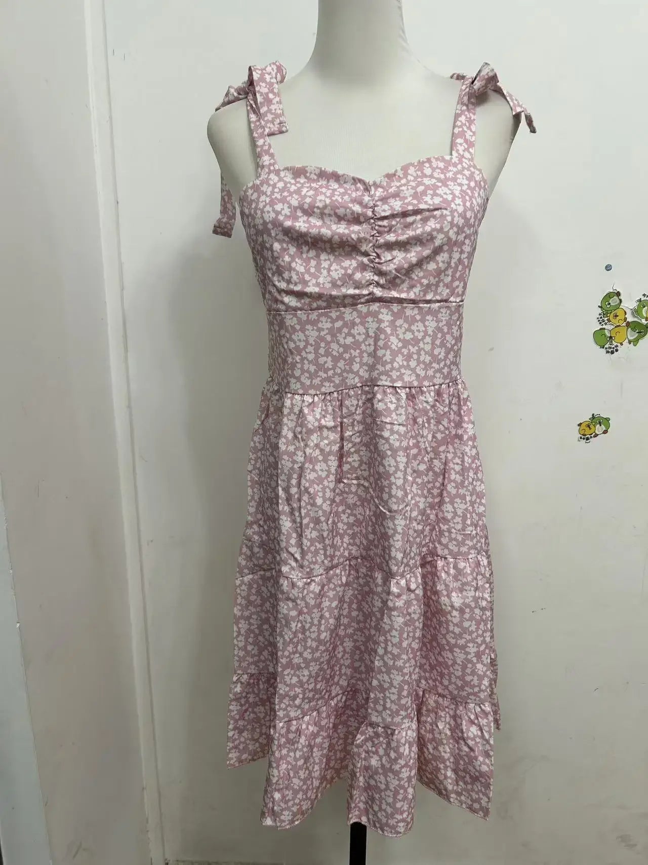 Abito mini estivo 2025 con stampa, scollo halter, spalline regolabili – Vestito donna fresco e unico