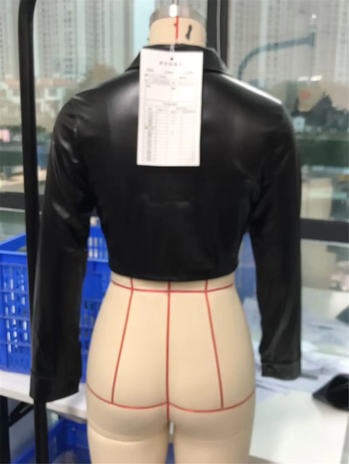 Giacca Corta Nera Donna con Bottoni - immagine 10