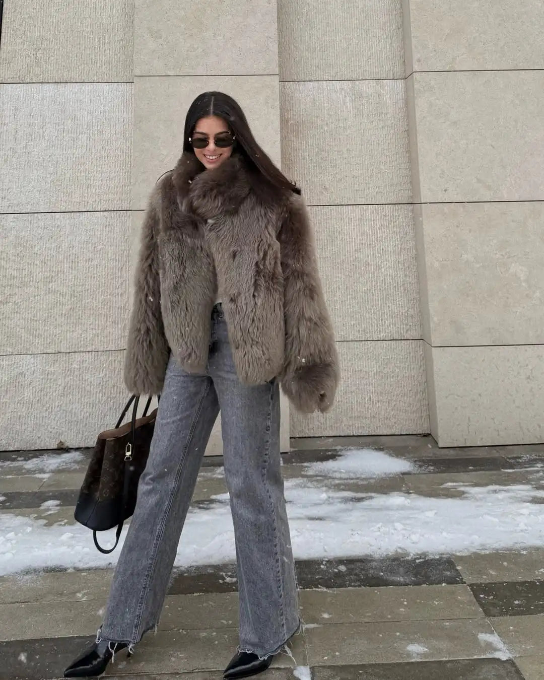 Giacca corta in pelliccia sintetica marrone donna 2025 – maniche lunghe, collo alto, stile urbano e caldo