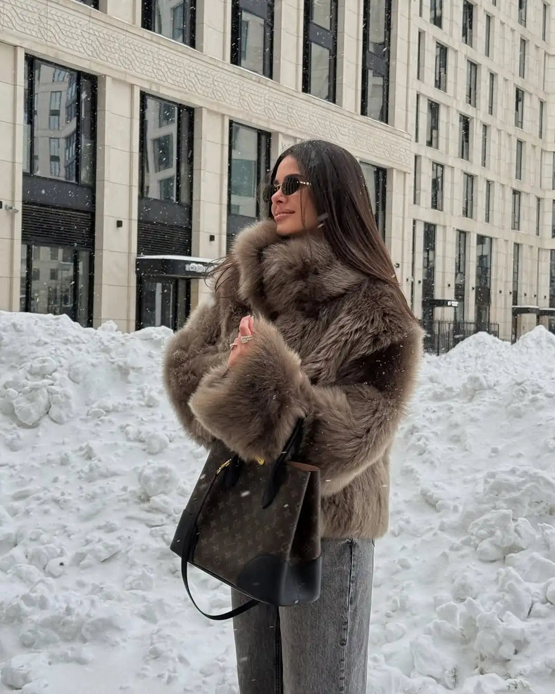 Giacca corta in pelliccia sintetica marrone donna 2025 – maniche lunghe, collo alto, stile urbano e caldo