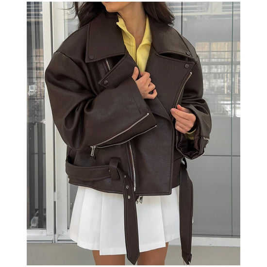 Giacca bomber donna marrone vintage con collo a rever, cintura e zip ‒ outerwear street chic autunno/inverno 2025