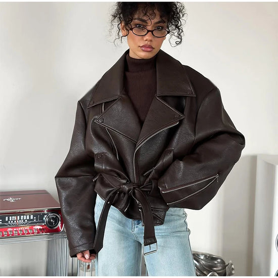 Giacca bomber donna marrone vintage con collo a rever, cintura e zip ‒ outerwear street chic autunno/inverno 2025