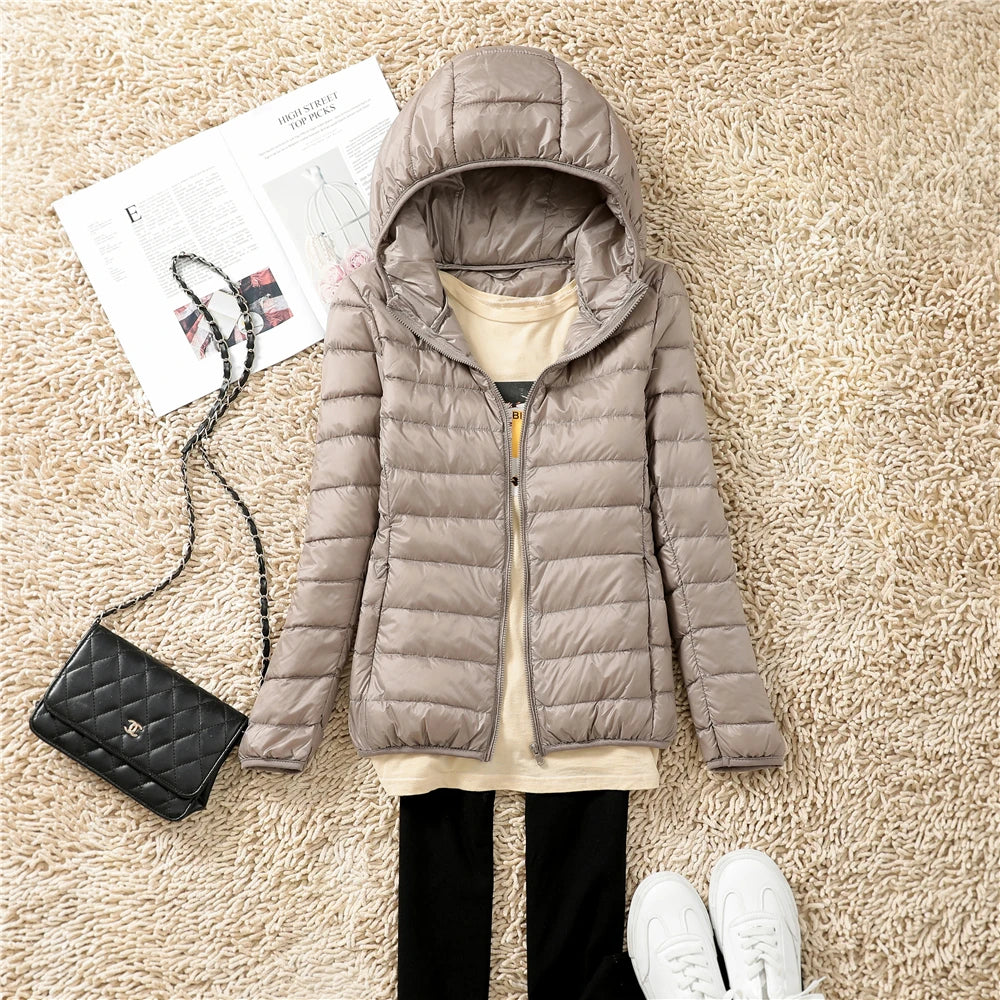 Giacca puffer donna 15 colori – ultra-leggera, coprente fino a 7XL, packable con cappuccio primavera/autunno 2025
