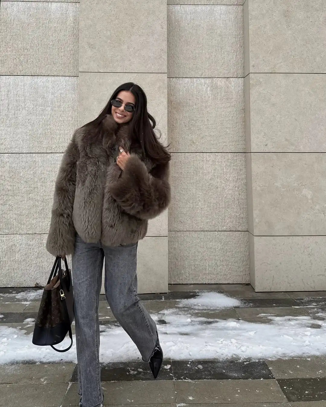 Giacca corta in pelliccia sintetica marrone donna 2025 – maniche lunghe, collo alto, stile urbano e caldo