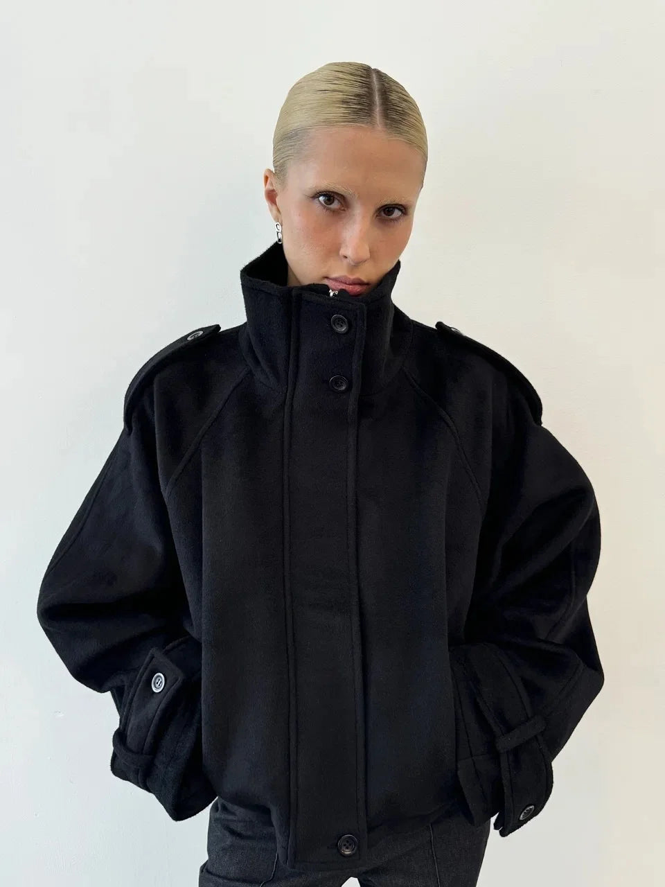 Giacca donna con collo alto e bottoni, modelli 01-04 - Modello 04 nero (black coat 04)