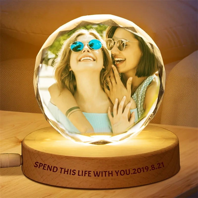 Cristallo Rotondo Personalizzato con Foto e Incisione – Ricordo Elegante per Anniversario e Matrimonio