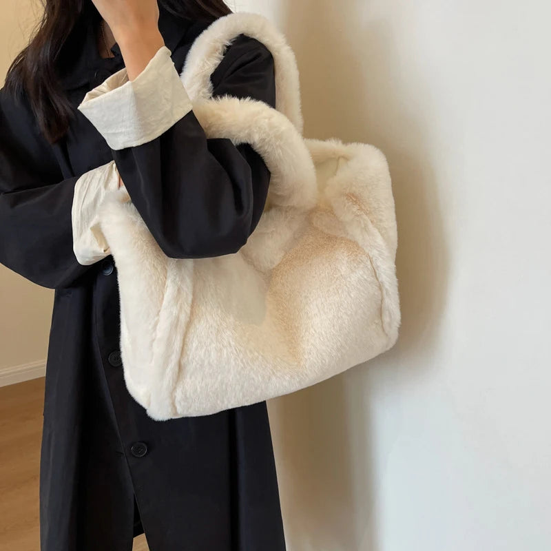 Shopper Tote Donna in Ecopelliccia Invernale – Borsa Furry Fluffy a Tracolla o Spalla