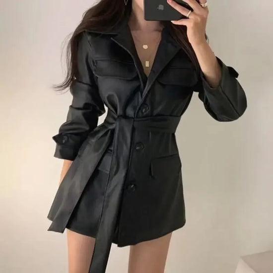 Giacca in Pelle Donna – Design Slim a Vita Stretta  per Autunno/Inverno