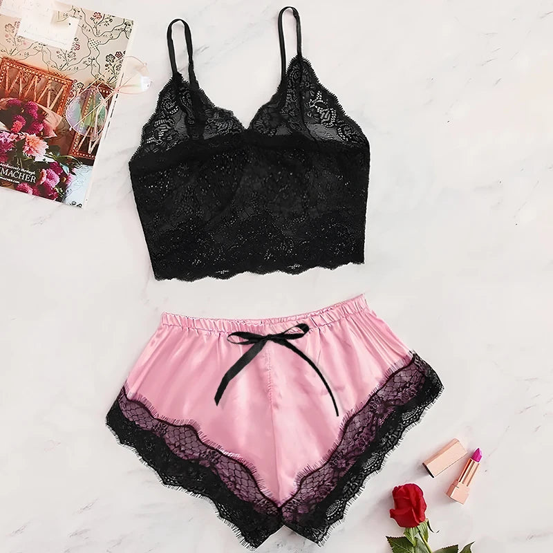 Completo Pigiama Sexy in Pizzo – Bralette e Shorts Coordinati 2 pezzi