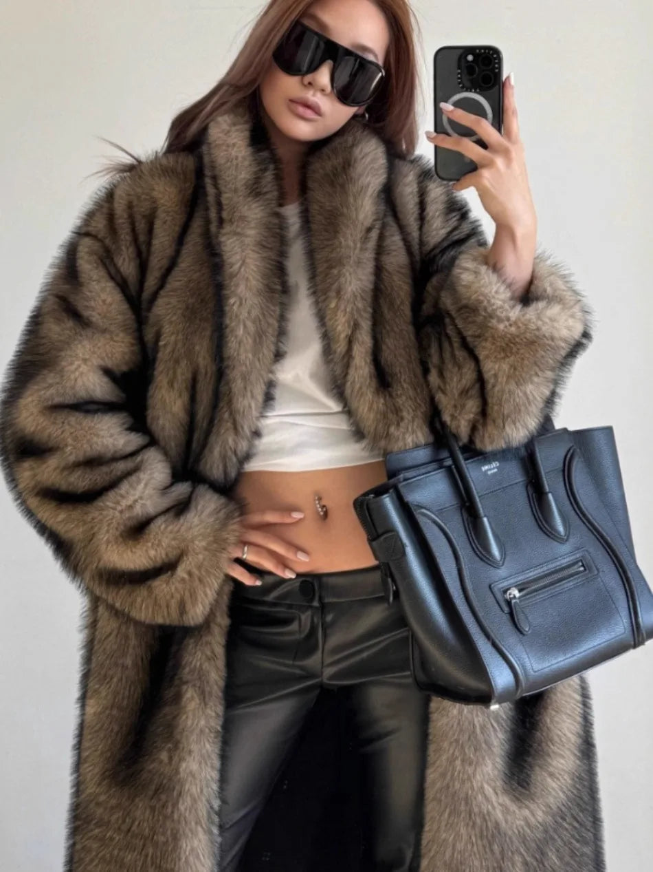 Cappotto lungo donna in pelo sintetico – pelliccia finta morbida, over-fit e lussuoso per inverno 2025