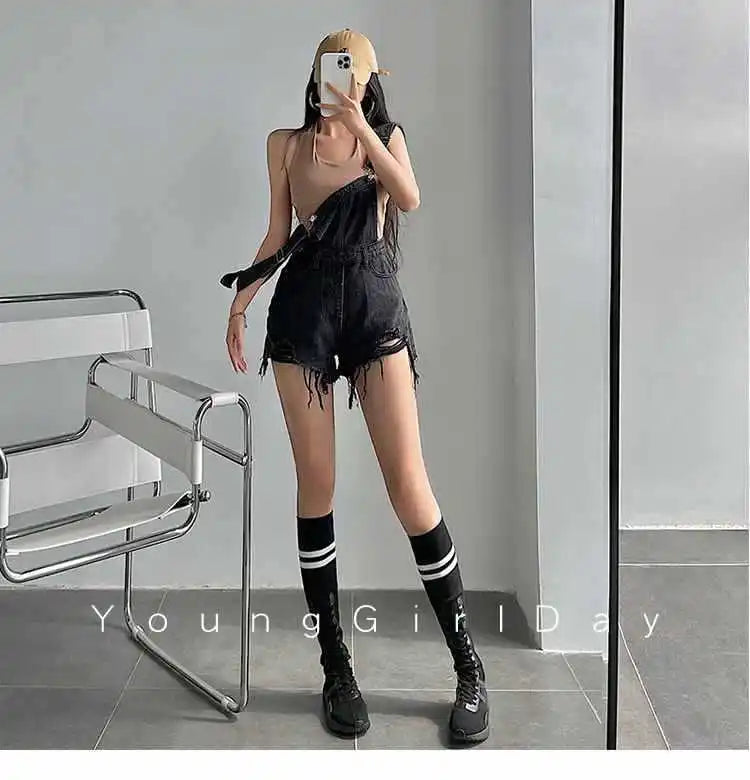 Salopette donna estiva in denim vita alta, strappi – overall shorts effetto slanciato