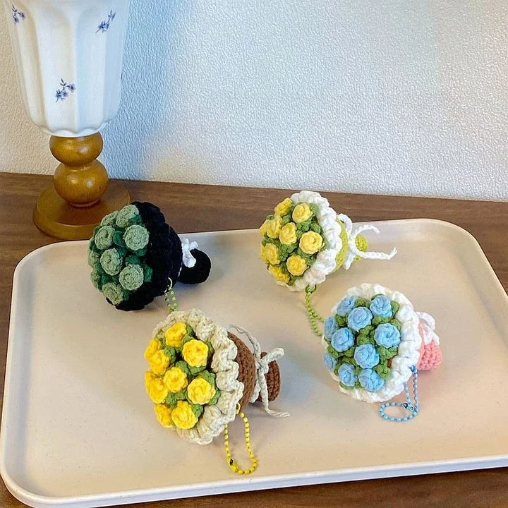Portachiavi handmade a mini bouquet di fiori all’uncinetto – regalo dolce e artigianale