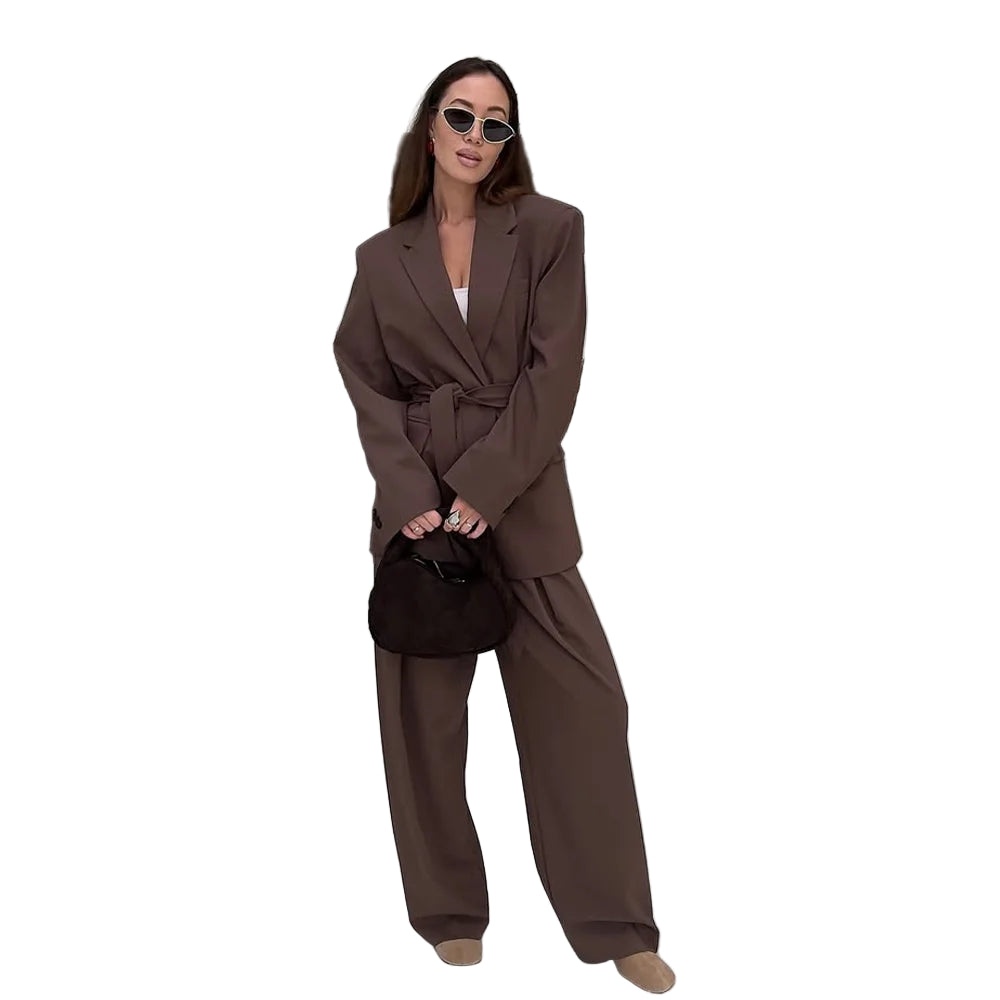 Completo donna ufficio 2025 ‒ blazer “shrug” + pantaloni lunghi dritti, stile elegante casual con cintura, perfetto