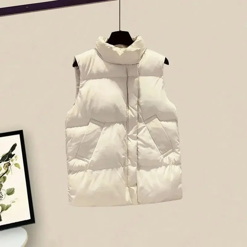 Set 3 pezzi donna: gilet corto in jeans, pantaloni e cintura – look versatile per autunno/inverno 2025