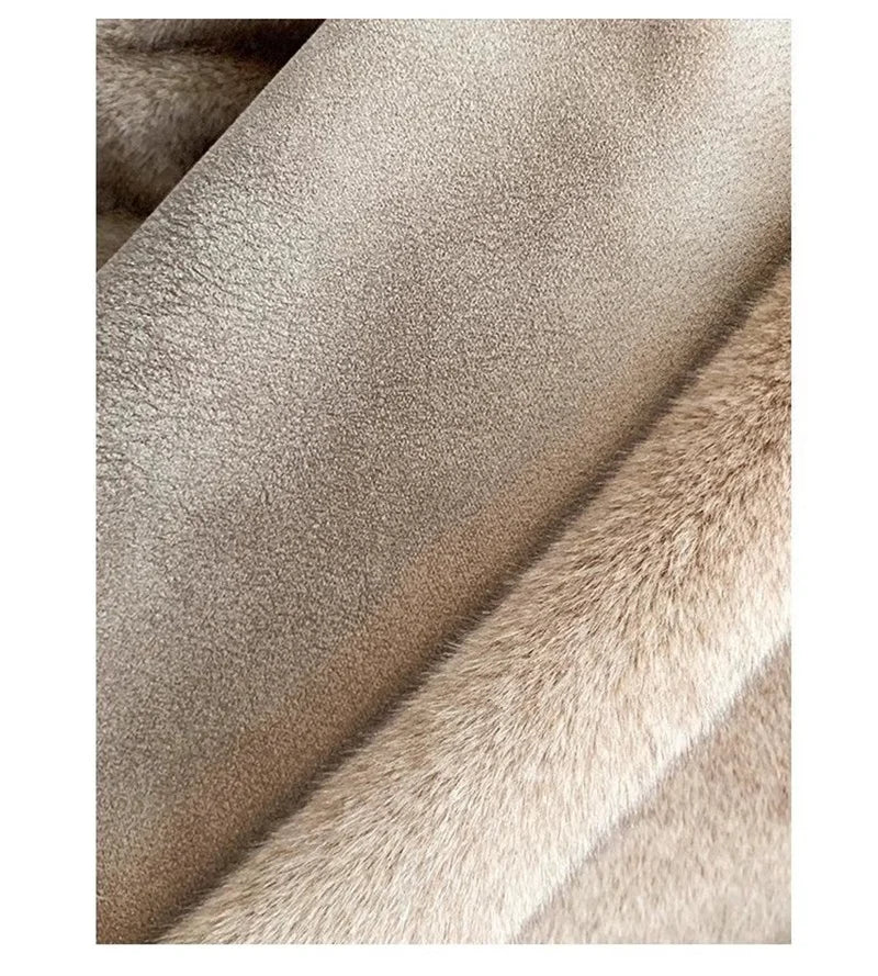 Cappotto donna beige con collo effetto pelliccia