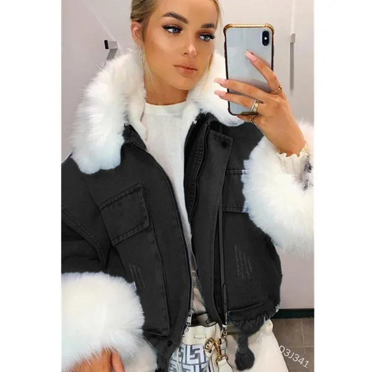 Giacca denim corta con collo in pelliccia sintetica donna – giubbotto fur collar trendy 2025