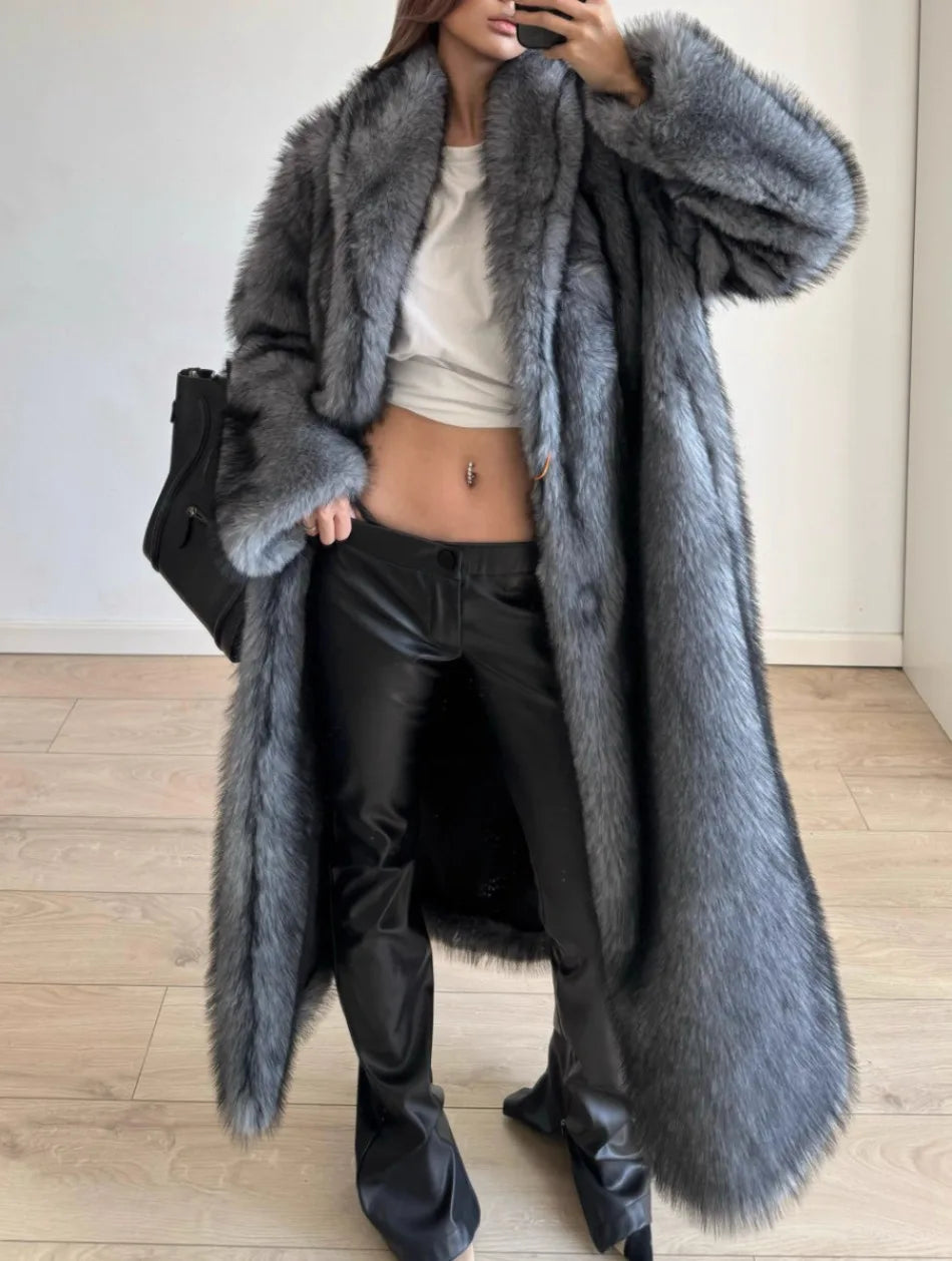 Cappotto lungo donna in pelo sintetico – pelliccia finta morbida, over-fit e lussuoso per inverno 2025