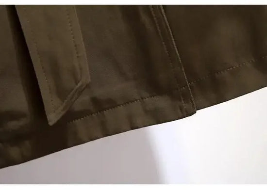 Cappotto lungo donna 2025 – giacca British style a lunghezza media con cintura, effetto snellente e versatilità quotidiana