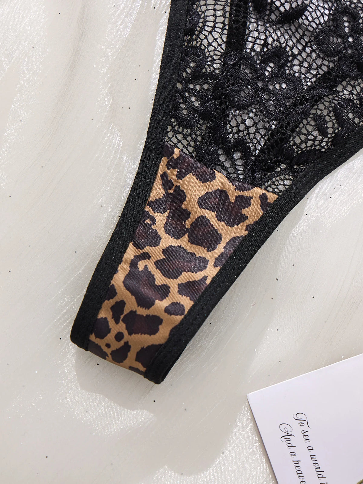 Completo intimo leopardato con reggiseno e perizoma