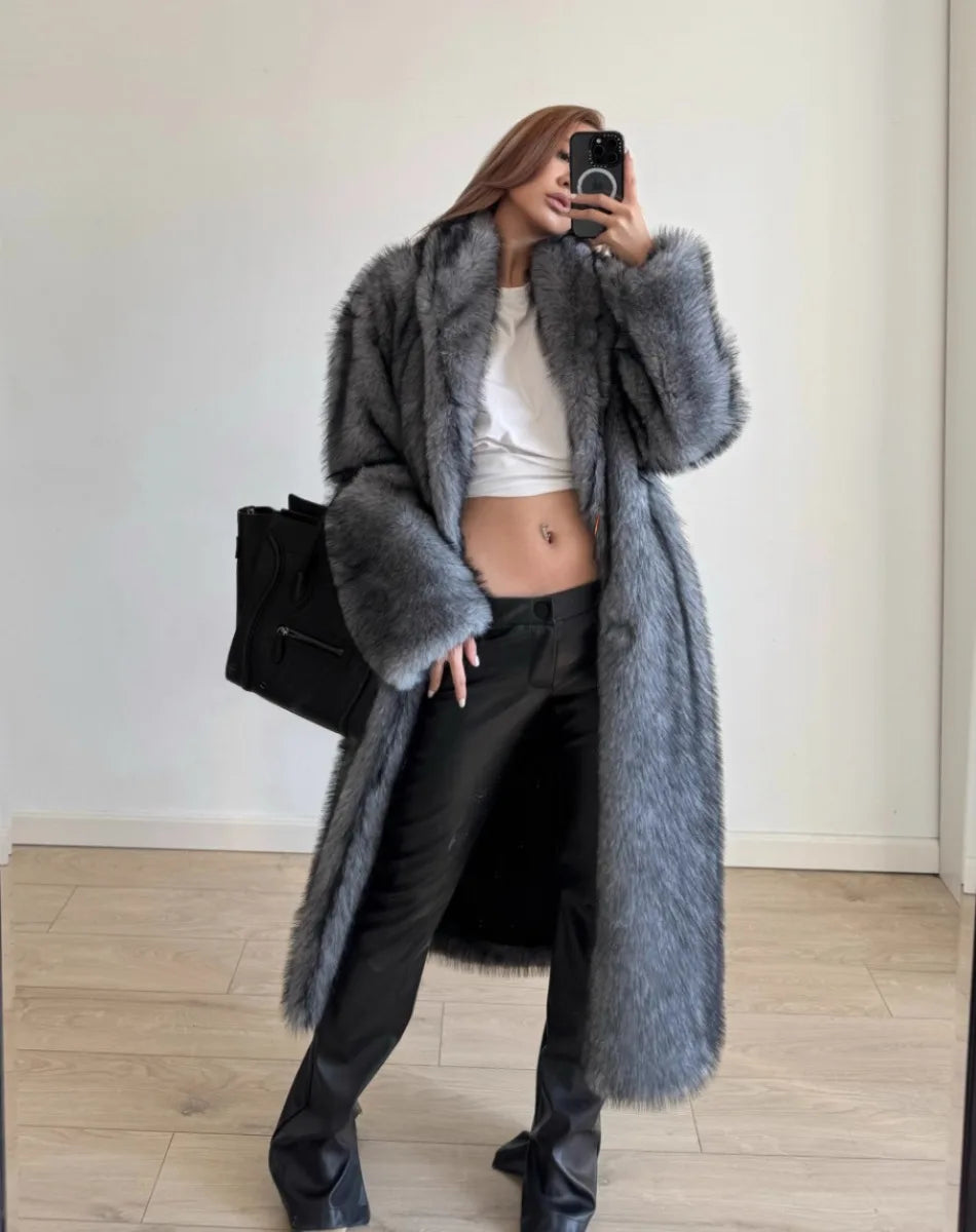 Cappotto lungo donna in pelo sintetico – pelliccia finta morbida, over-fit e lussuoso per inverno 2025