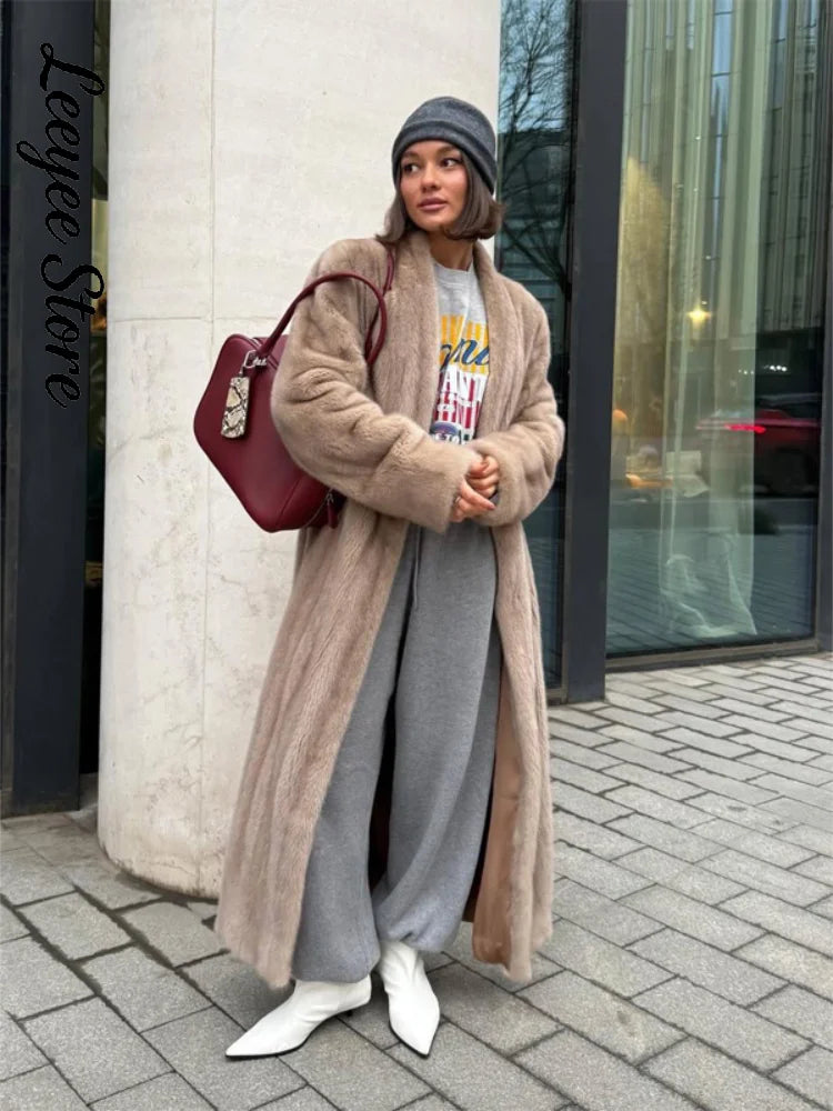Cappotto donna in pelliccia sintetica dal taglio ampio