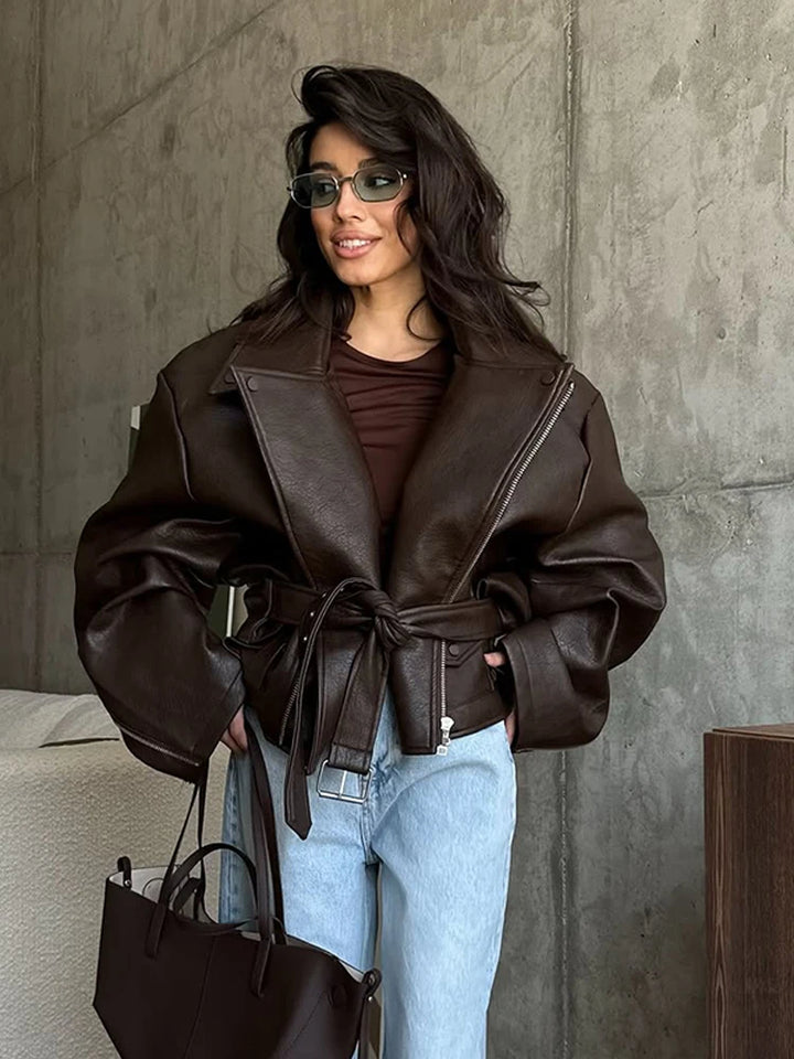 Giacca bomber donna marrone vintage con collo a rever, cintura e zip ‒ outerwear street chic autunno/inverno 2025