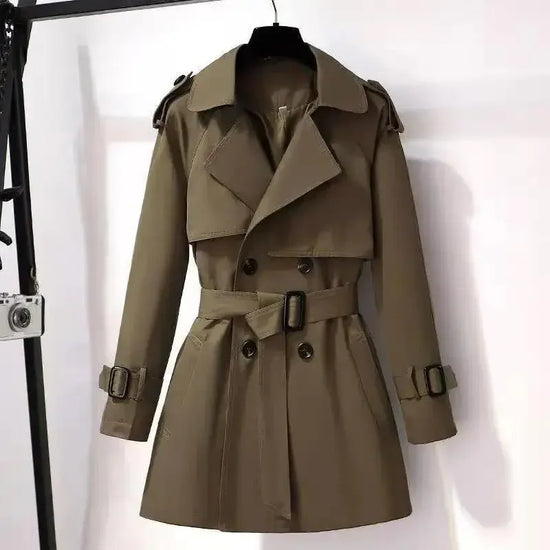 Cappotto lungo donna 2025 – giacca British style a lunghezza media con cintura, effetto snellente e versatilità quotidiana