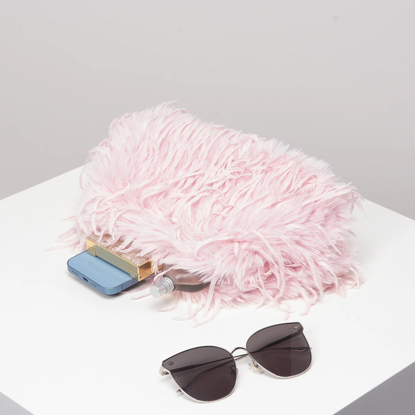 Clutch Y2K “Dopamine Style” in peluche candy-color – borsa da sera / clip bag fashion