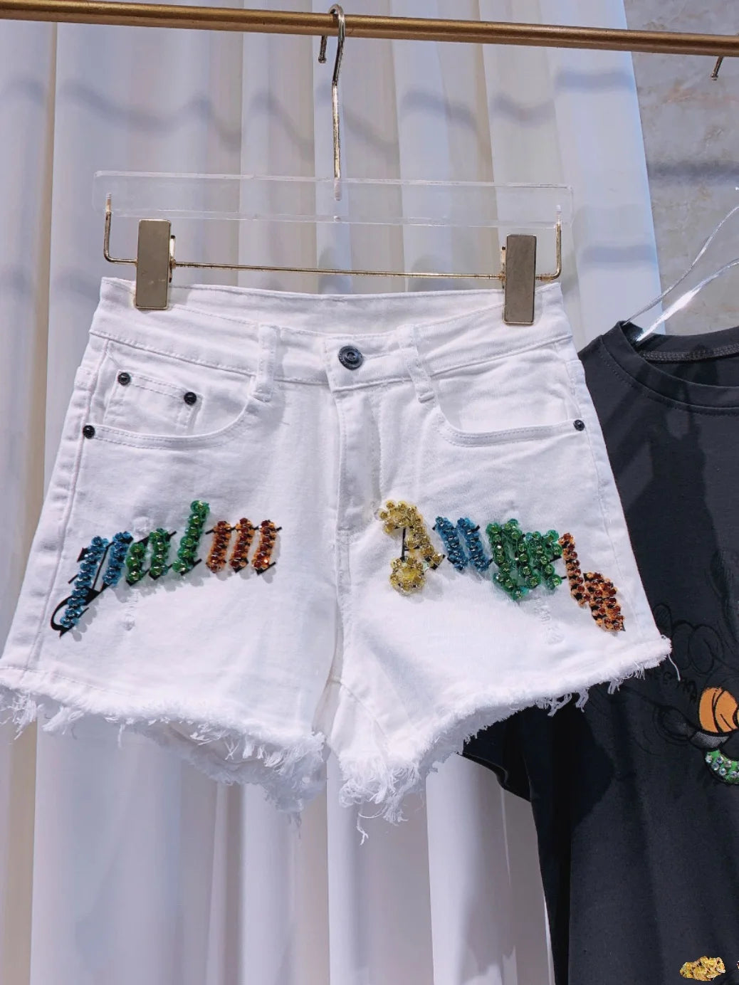 Shorts donna vita alta elasticizzati con strass – denim bianco slim fit per l’estate 2025
