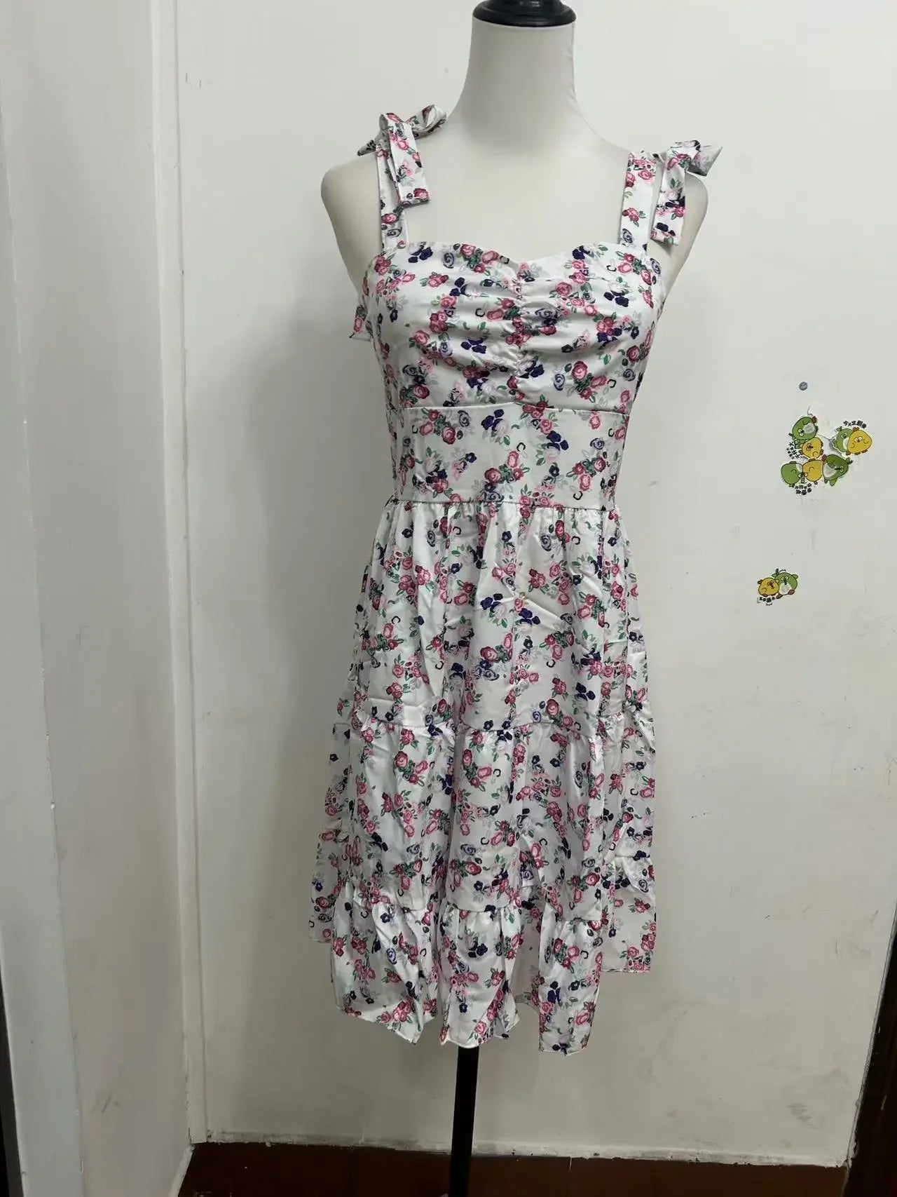 Abito mini estivo 2025 con stampa, scollo halter, spalline regolabili – Vestito donna fresco e unico