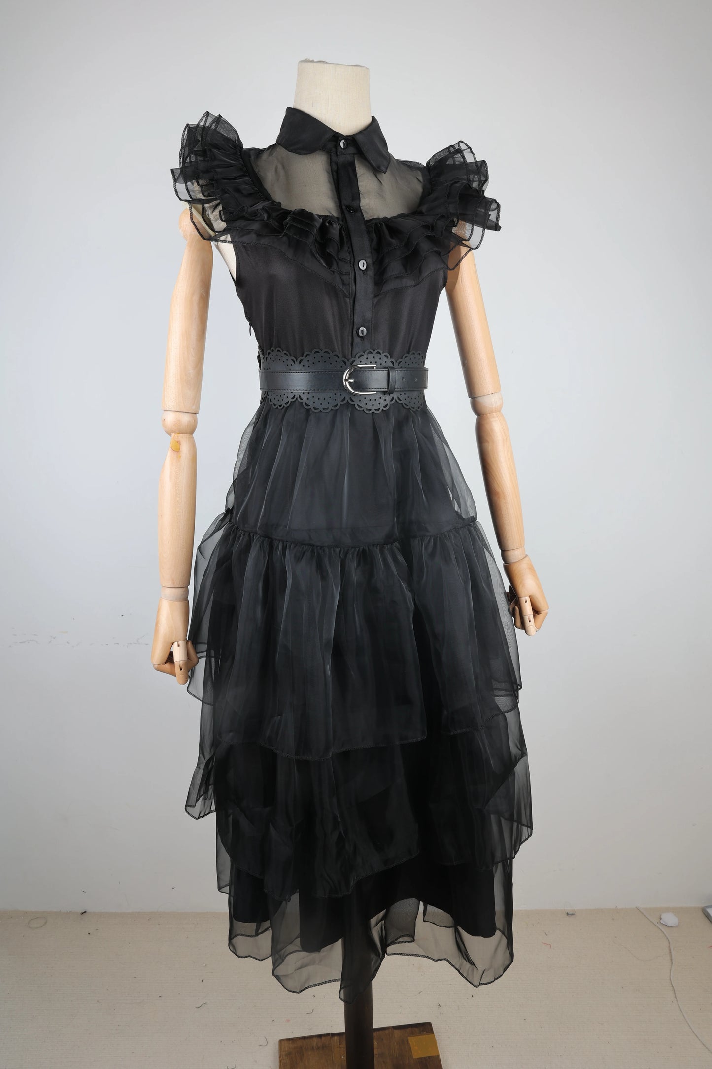 Costume Halloween Wednesday Addams 2025 ‒ abito nero elegante con pizzo & cut-out per party e role play