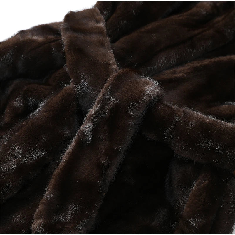 Cappotto donna in pelliccia sintetica dal taglio ampio