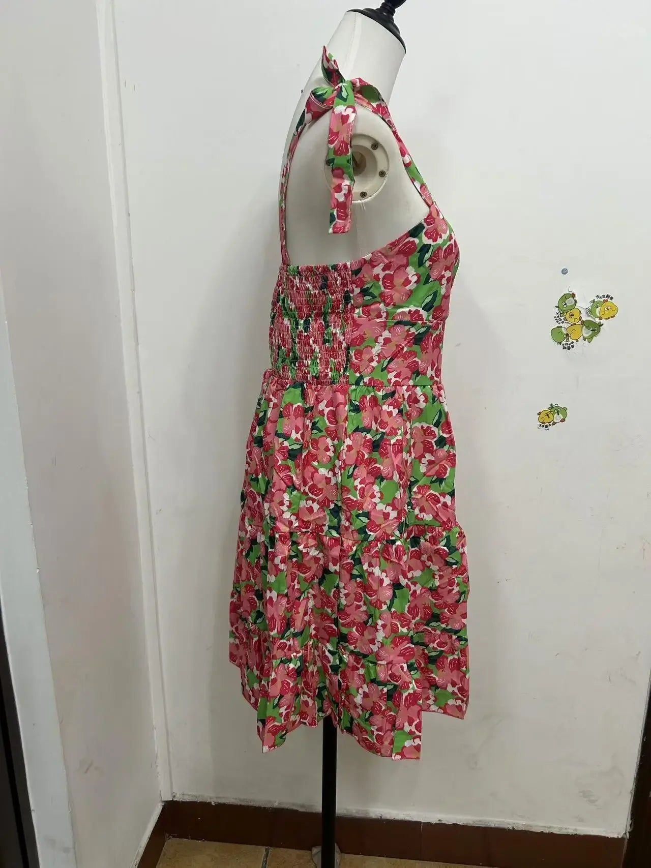 Abito mini estivo 2025 con stampa, scollo halter, spalline regolabili – Vestito donna fresco e unico