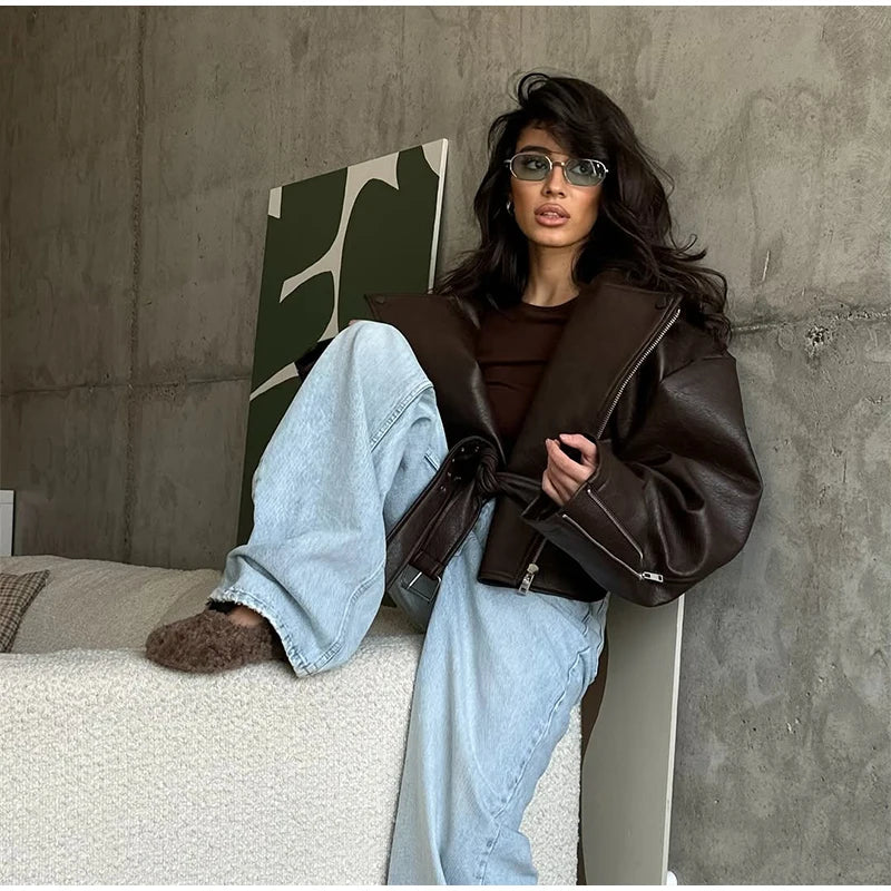 Giacca bomber donna marrone vintage con collo a rever, cintura e zip ‒ outerwear street chic autunno/inverno 2025