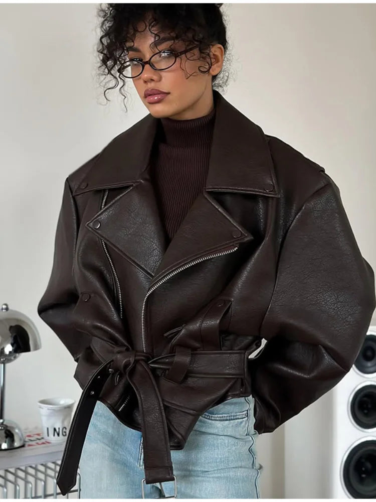 Giacca bomber donna marrone vintage con collo a rever, cintura e zip ‒ outerwear street chic autunno/inverno 2025