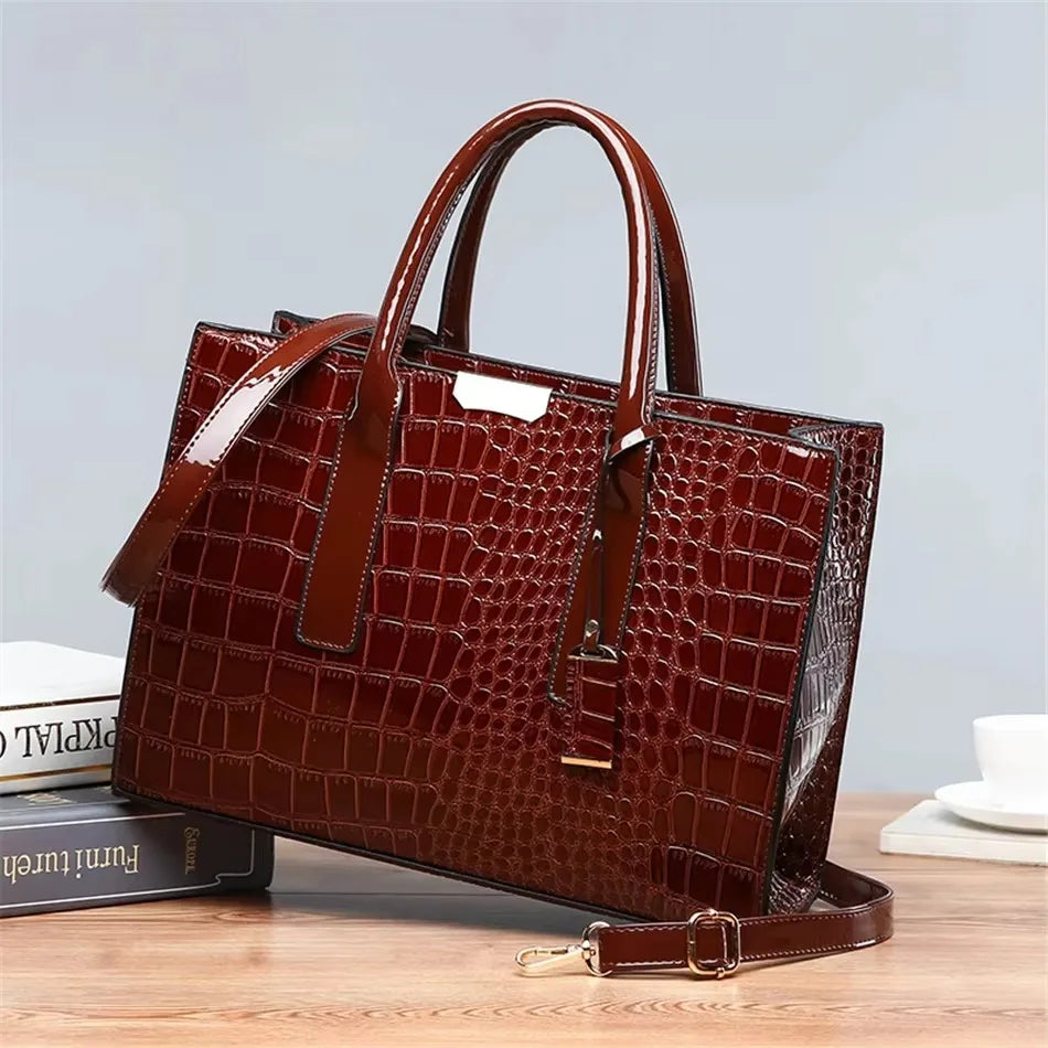 Borsa a tracolla donna con tasche e scomparti - foto 44 della galleria