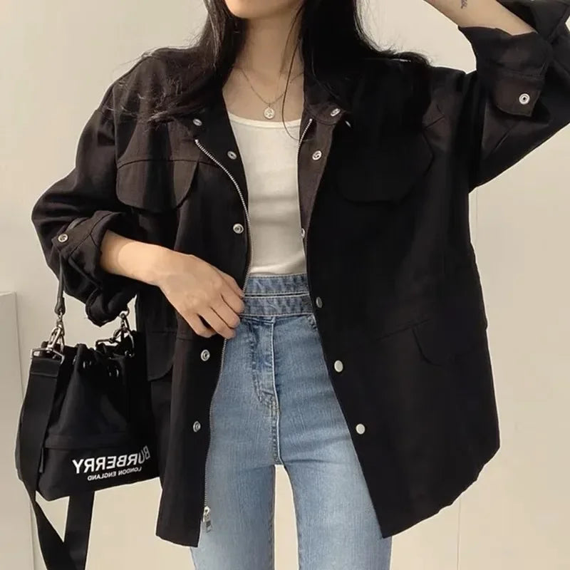 Giacca utility donna retro ‒ jacket con coulisse in vita, tasche, look chic autunno 2025