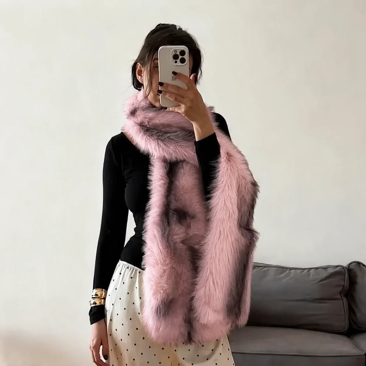 Sciarpa donna in pelliccia sintetica con tasche marrone