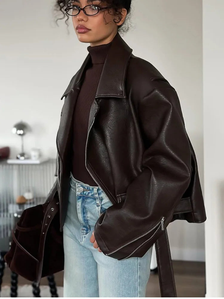 Giacca bomber donna marrone vintage con collo a rever, cintura e zip ‒ outerwear street chic autunno/inverno 2025