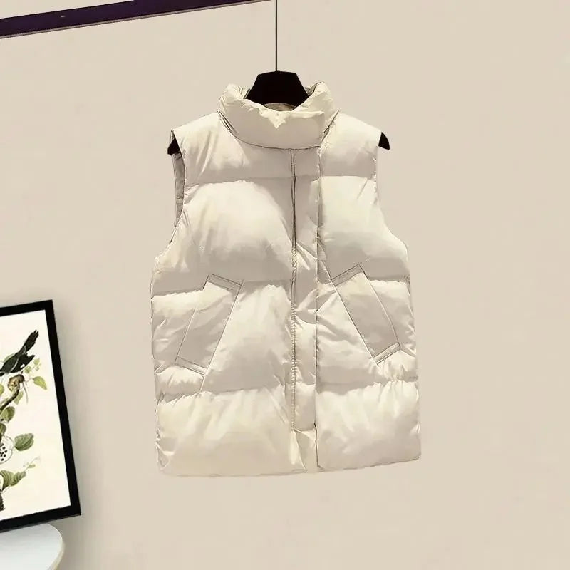 Set 3 pezzi donna: gilet corto in jeans, pantaloni e cintura – look versatile per autunno/inverno 2025