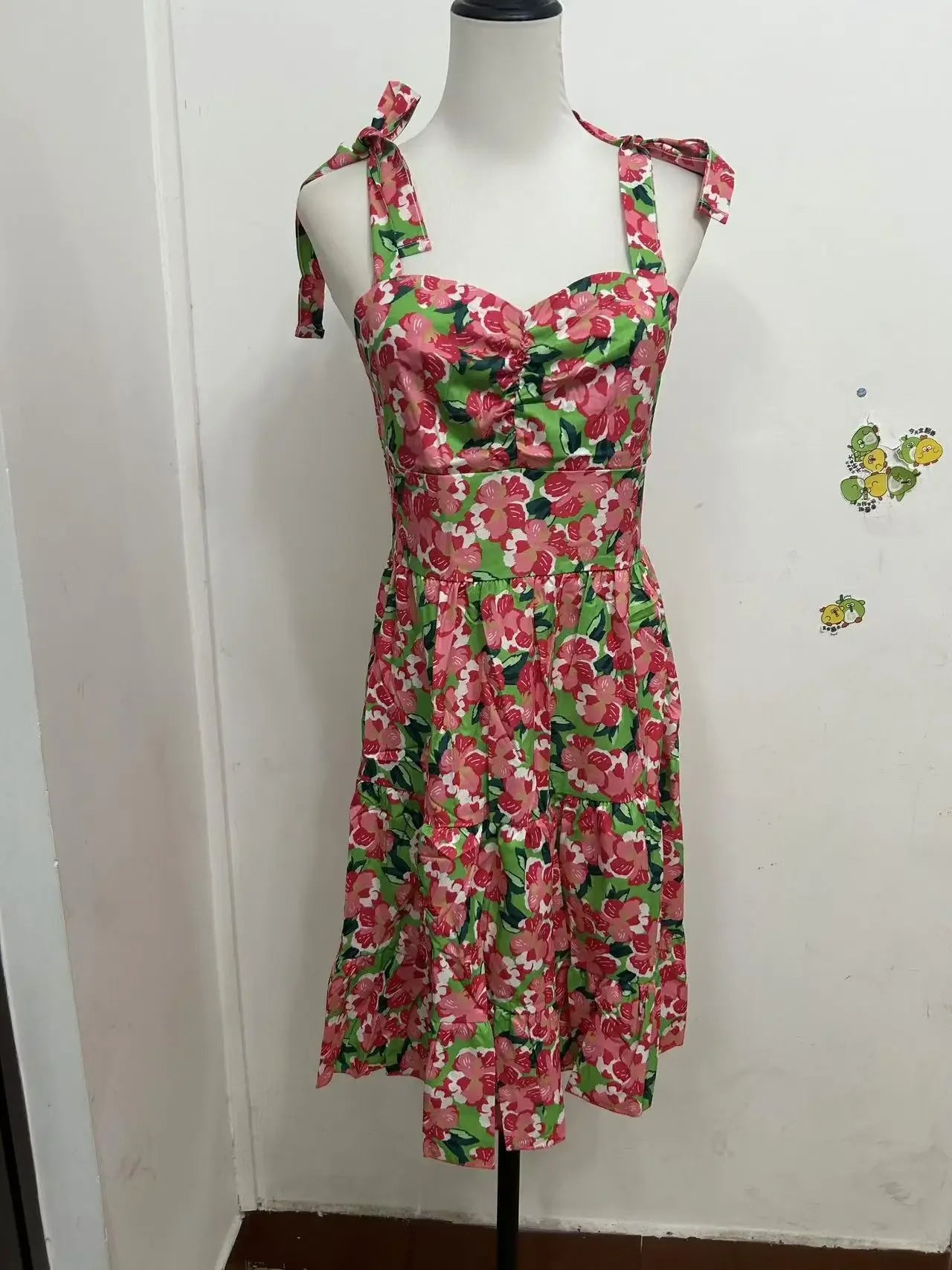 Abito mini estivo 2025 con stampa, scollo halter, spalline regolabili – Vestito donna fresco e unico