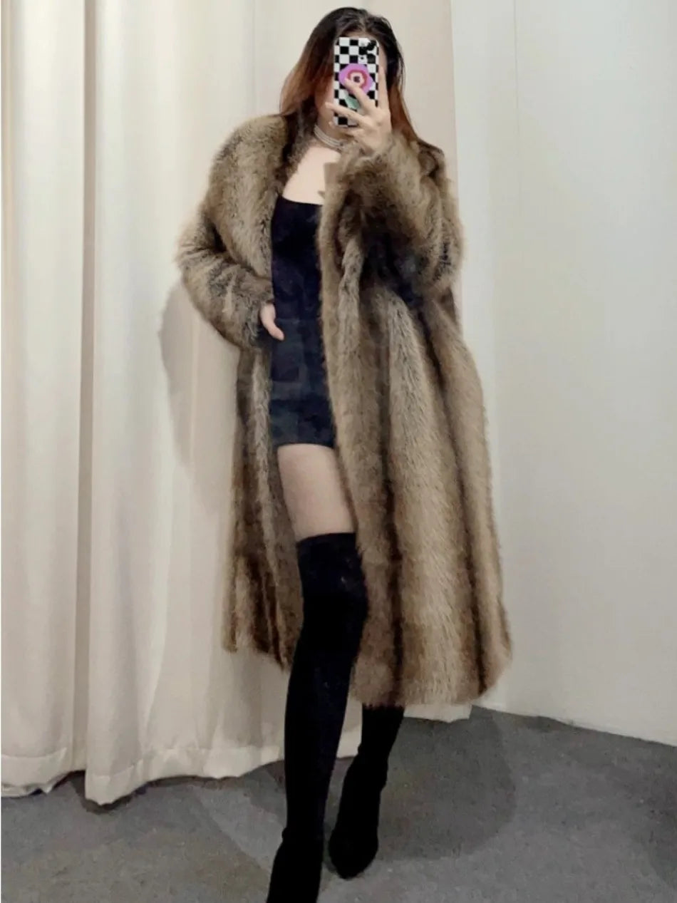 Cappotto lungo donna in pelo sintetico – pelliccia finta morbida, over-fit e lussuoso per inverno 2025